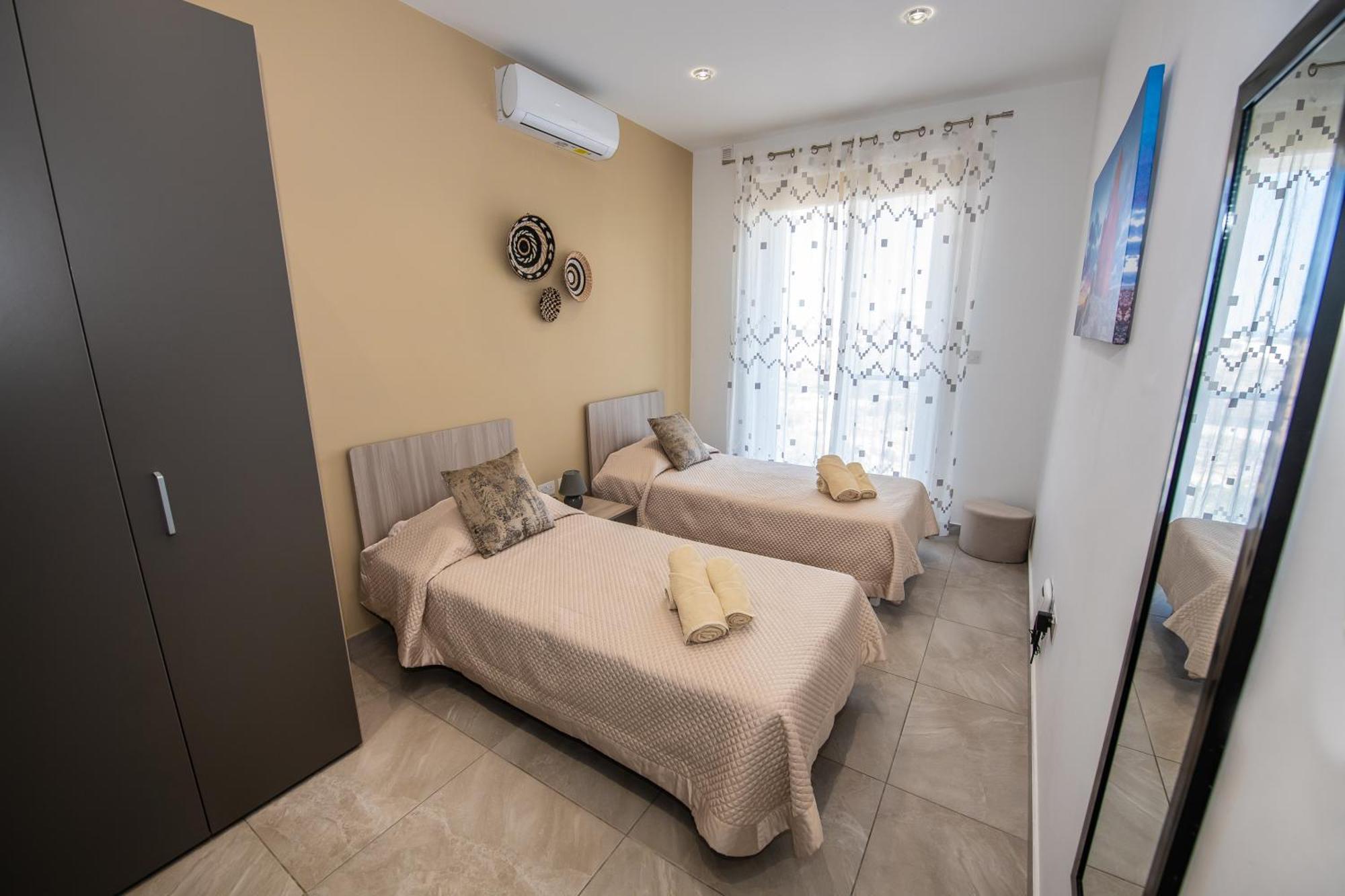Clifftop Modern Apartment Mellieħa Exterior foto